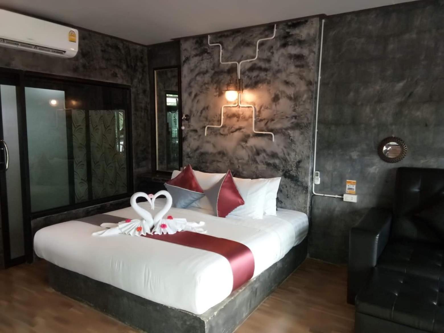 Keeree Loft Resort 통파품 외부 사진
