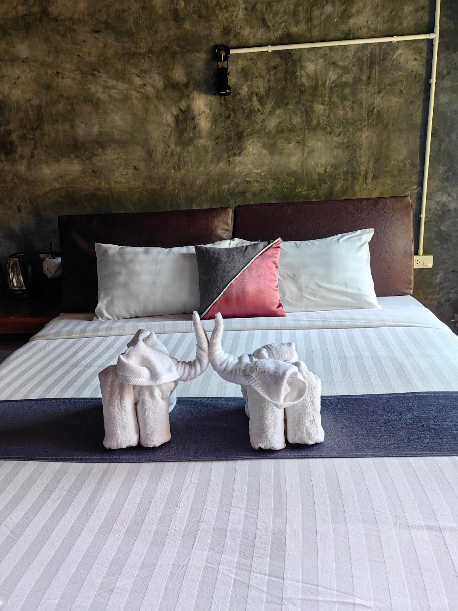 Keeree Loft Resort 통파품 외부 사진